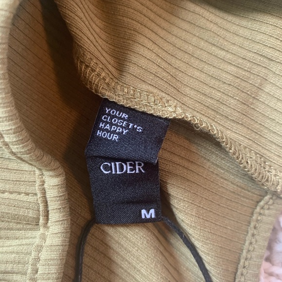 Corset top (New!) - Picture 5 of 5